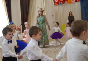Праздник в средней группе №1 "Умка". Праздник в средней группе №1 "Умка".